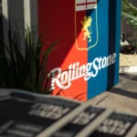 Dettaglio struttura espositiva brandizzata Rolling Stone e Genoa in container modulare