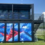 Struttura modulare Vigorsol su due livelli con Showbox, terrazza e personalizzazione grafica al Nameless Festival 2026.